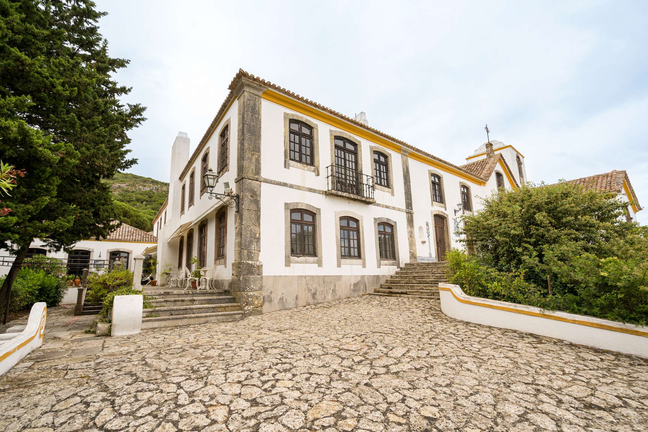 Casa com 9 Quartos à Venda em Setúbal - Portugal - 3