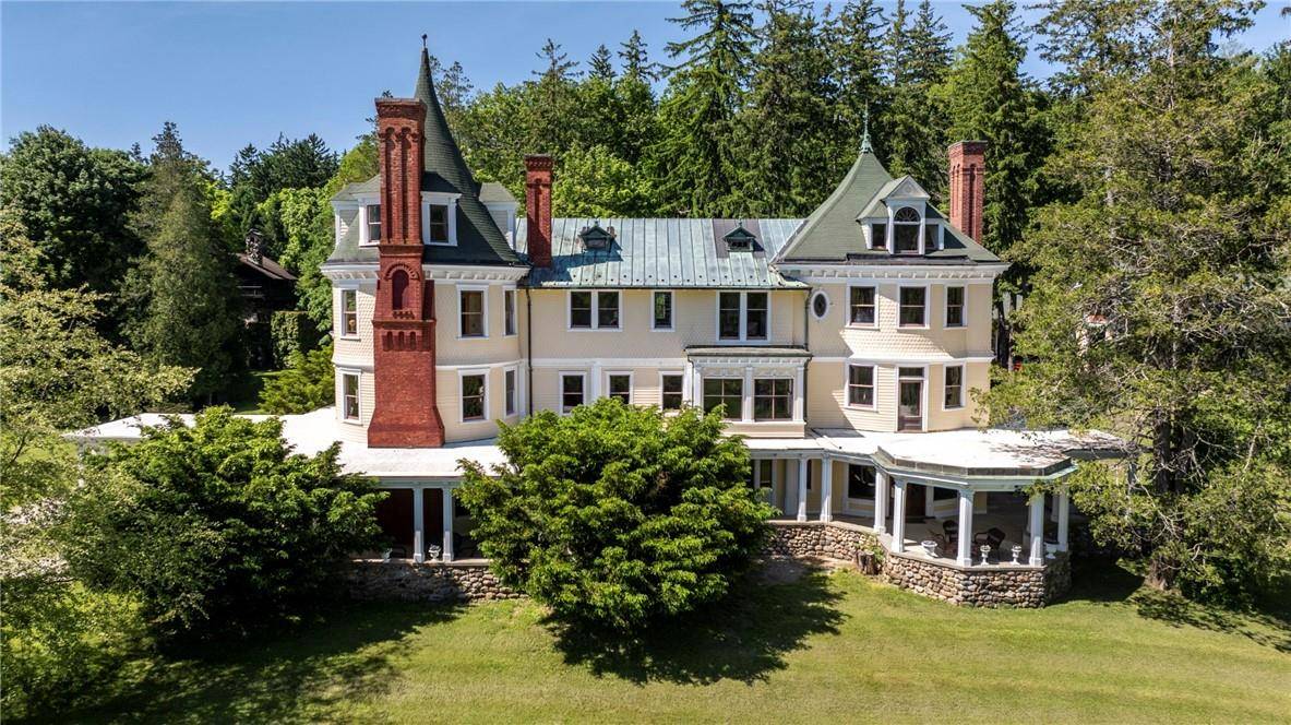 Propriété à Vendre à Millbrook, NY – The Hitchcock Estate - 2