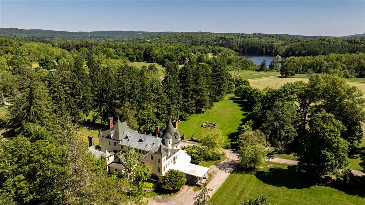 Propriété à Vendre à Millbrook, NY – The Hitchcock Estate - 3