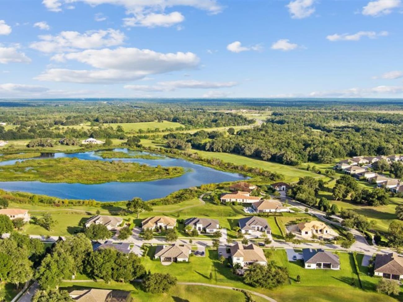 Casa de 3 Dormitorios en Venta en Sorrento - Florida - EE. UU. - 1