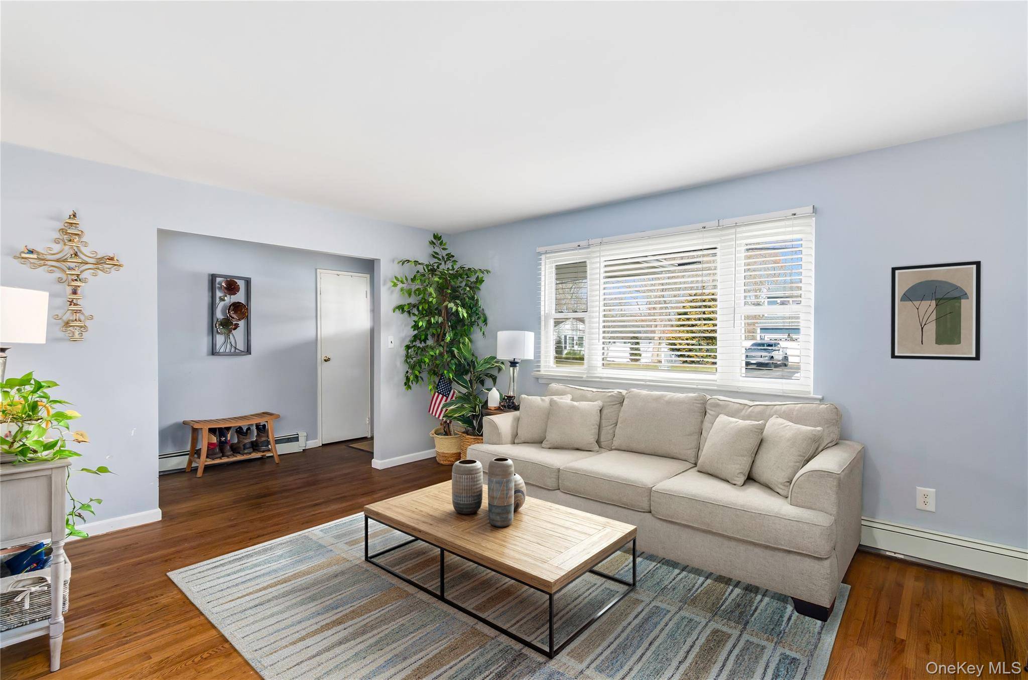 Casa de 4 Dormitorios en Venta en Mastic – 58 Pentmoor DR - 7