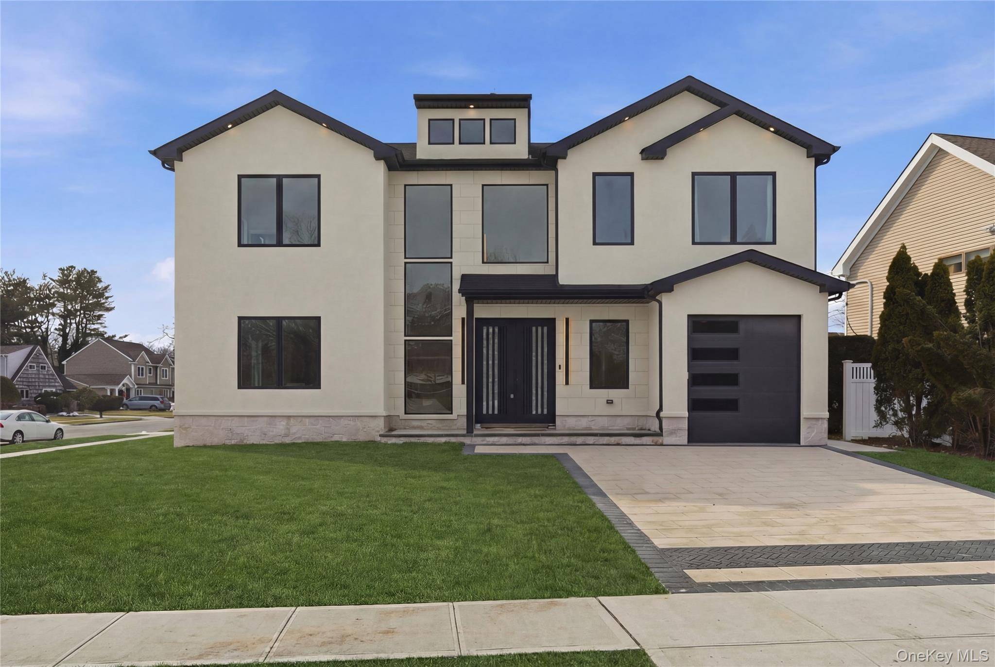 5 Bedroom Home for Sale in Hicksville, NY – 19 Arrow LN - 1