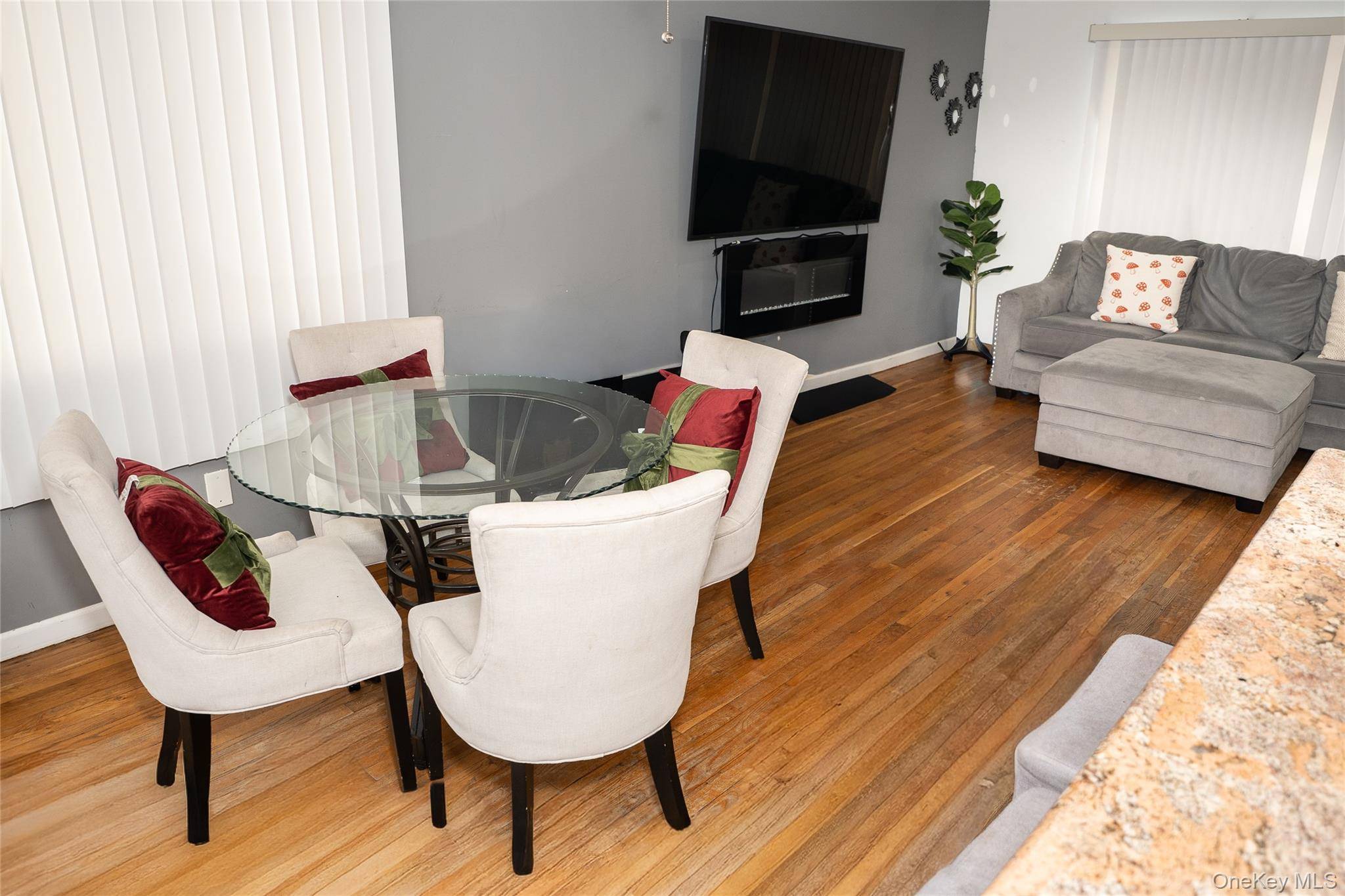 5 Bedroom Home for Sale in Holbrook, NY – Church ST - 6