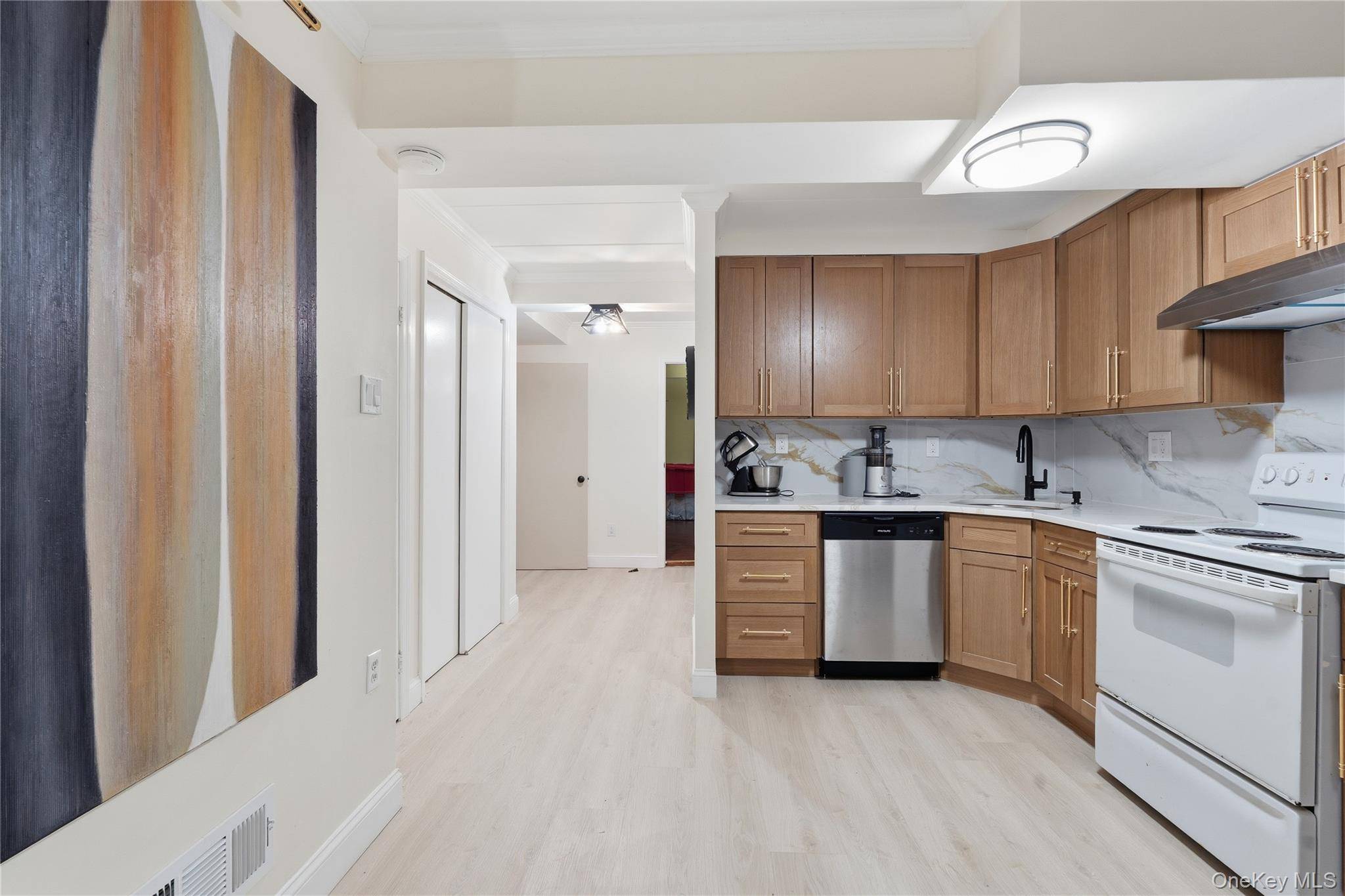 5 Bedroom Home for Sale in the Bronx – 863 Home ST - 5