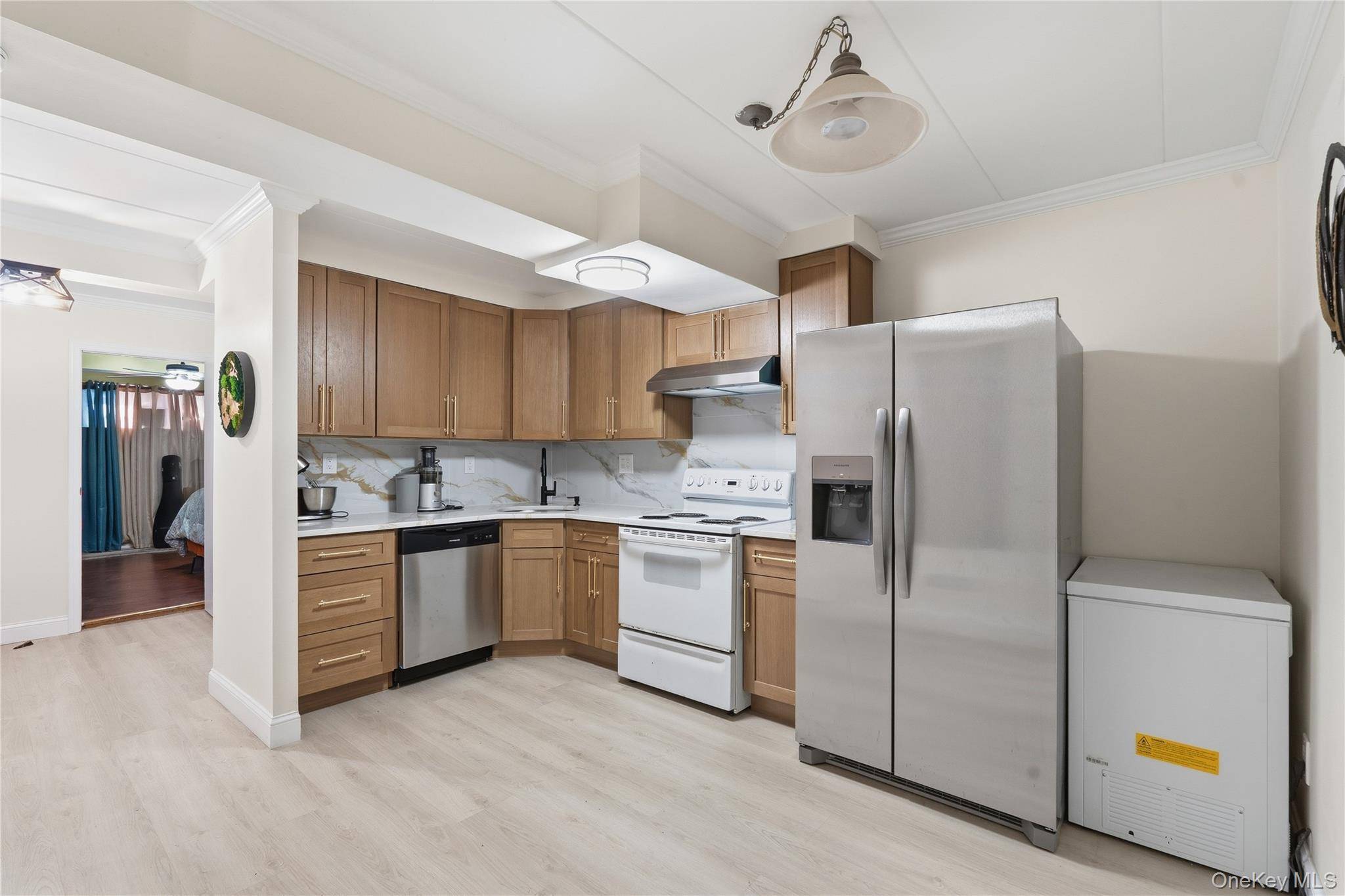 5 Bedroom Home for Sale in the Bronx – 863 Home ST - 6