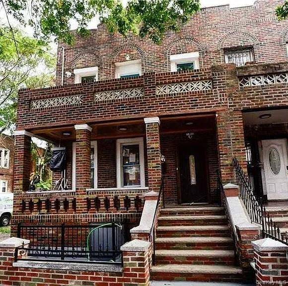 7 Bedroom Home for Sale in Brooklyn – NY - 1