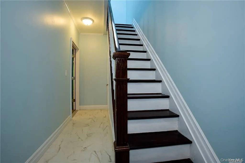 7 Bedroom Home for Sale in Brooklyn – NY - 3