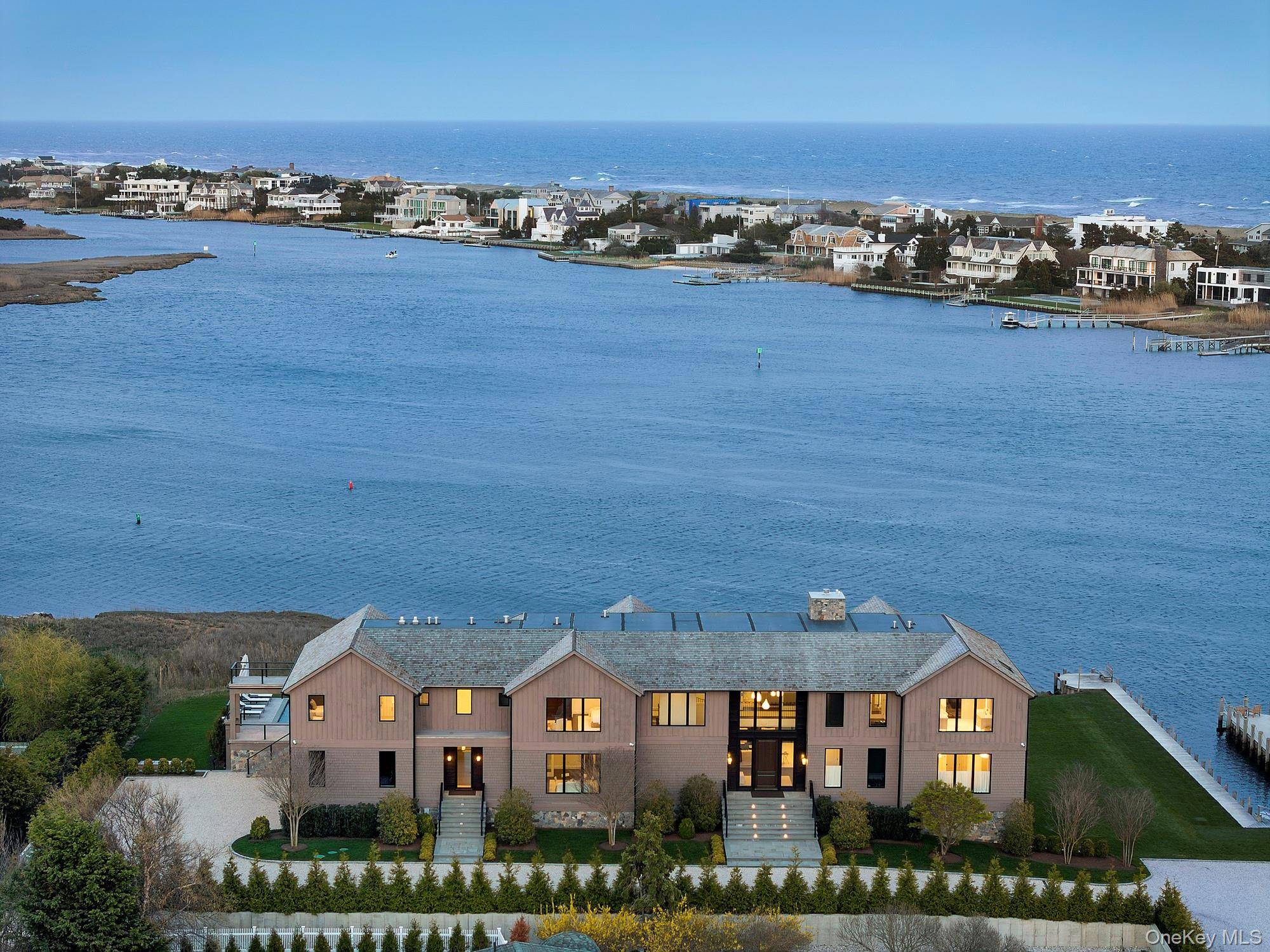 Maison de 7 Chambres à Vendre à Westhampton Beach – NY - 1