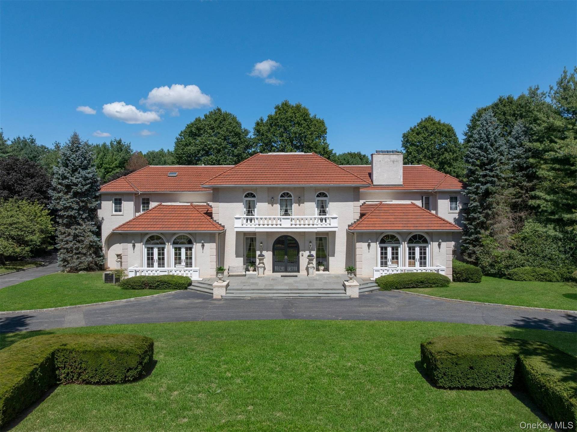 Complejo Privado en Venta en Old Westbury - 2