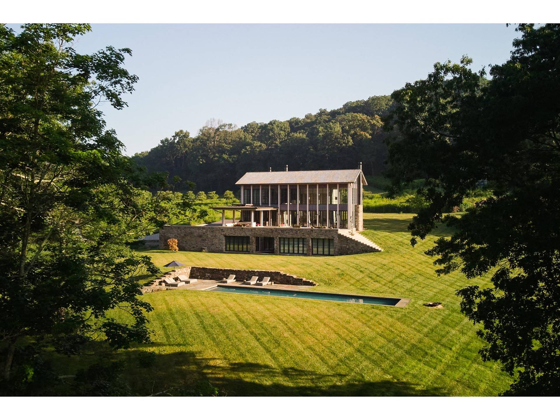 11-Bedroom Home for Sale in Pine Plains, NY, USA - 1