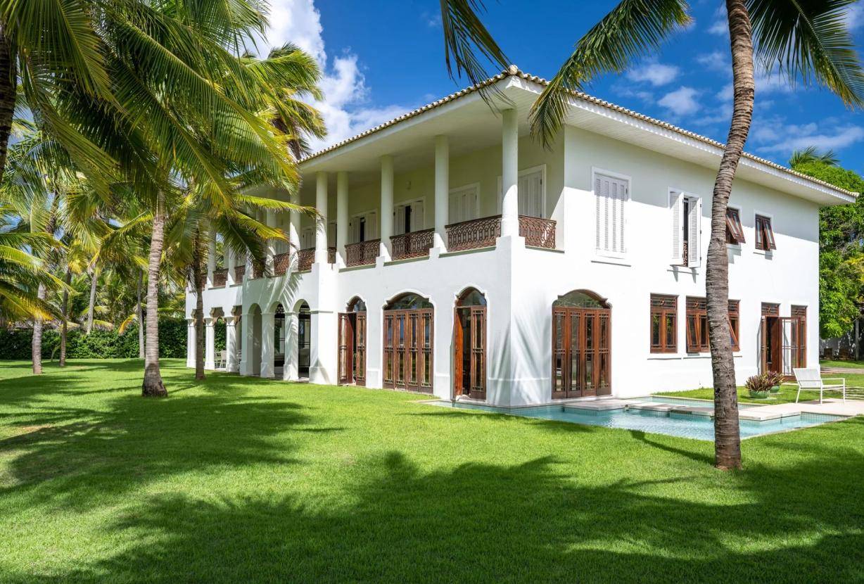 Casa com 5 Quartos à Beira-Mar à Venda em Praia Do Forte - BA - Brasil - 8