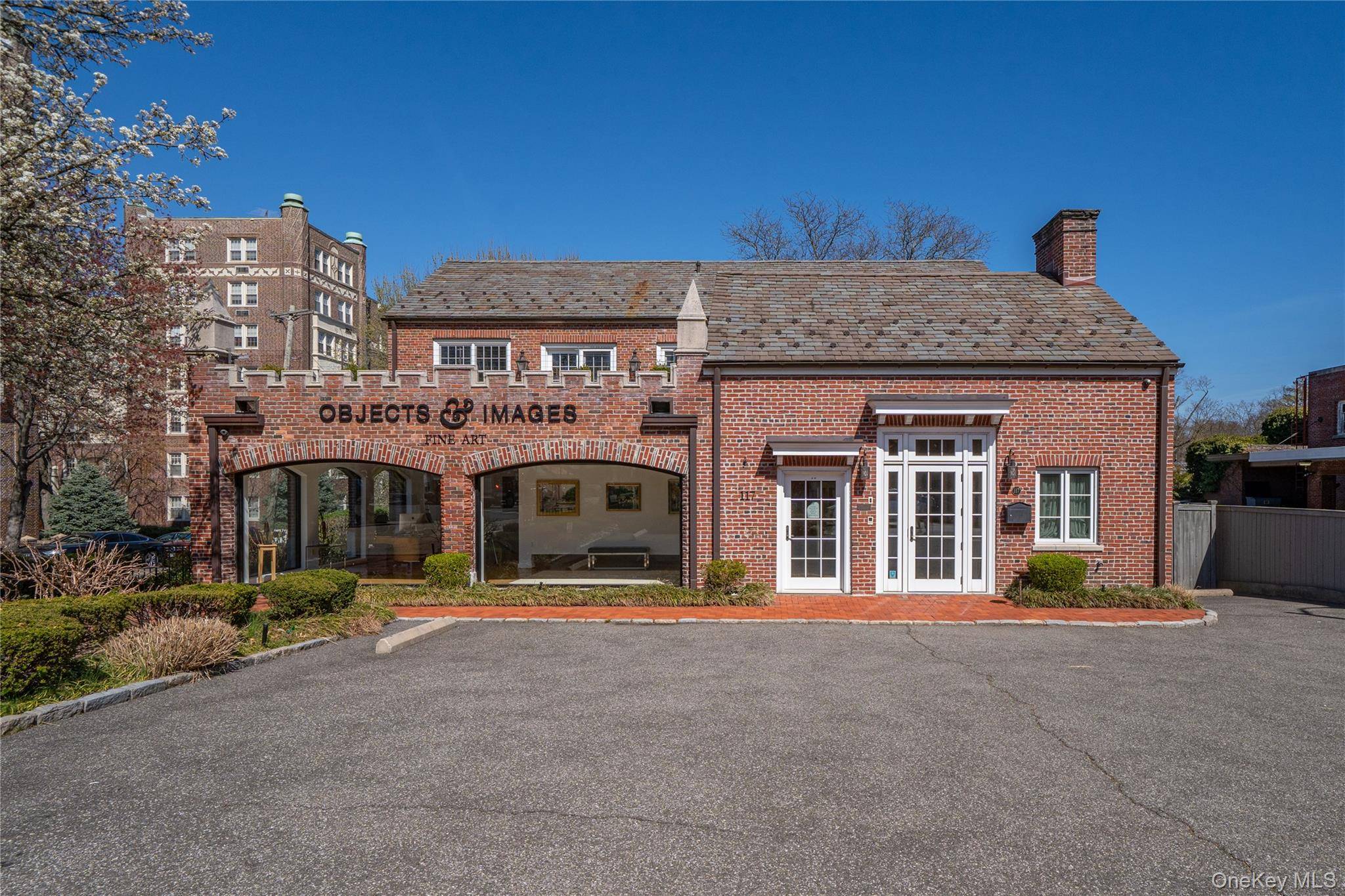 Edificio en Venta en Bronxville - Nueva York - EE. UU. - 1