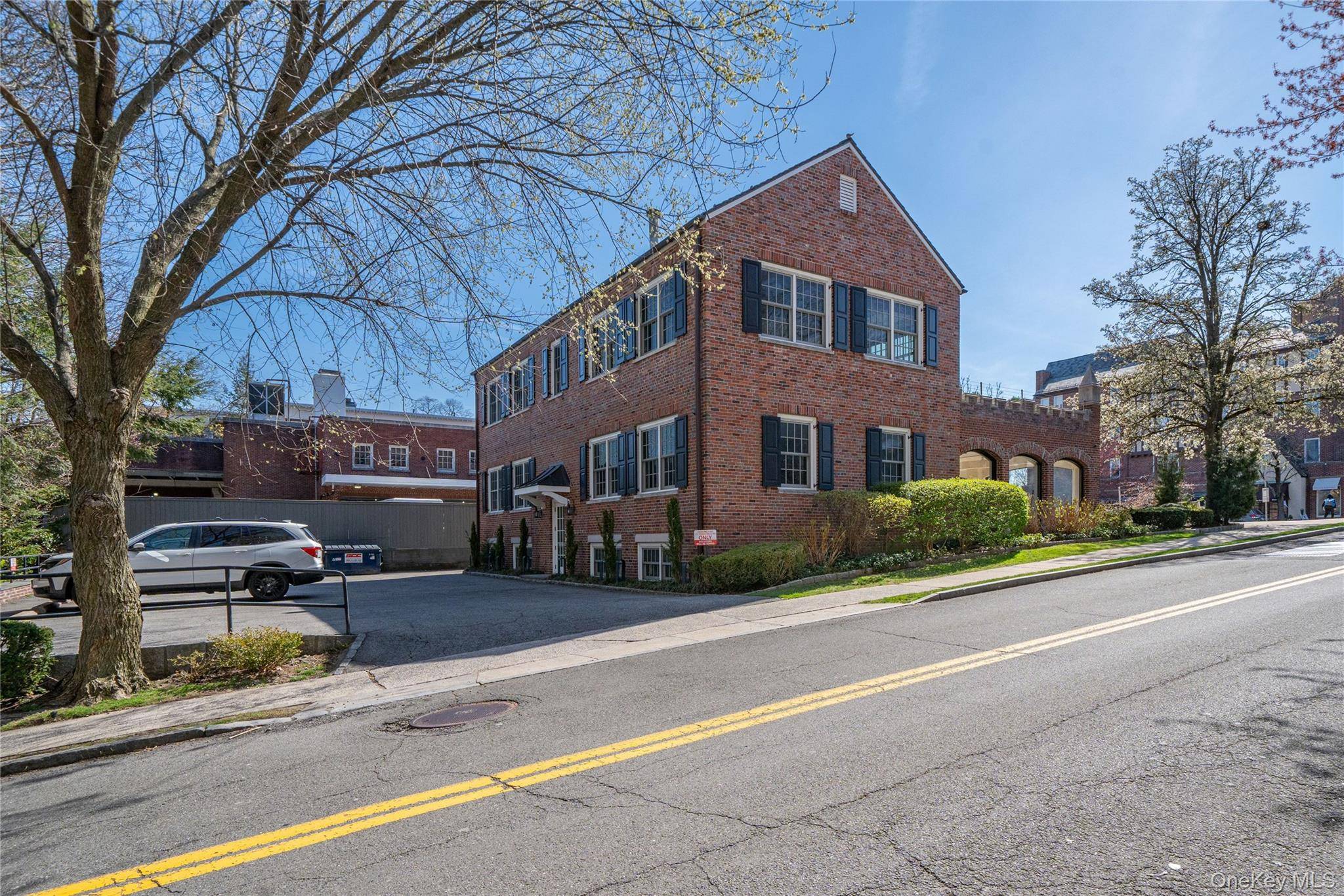 Edificio en Venta en Bronxville - Nueva York - EE. UU. - 3