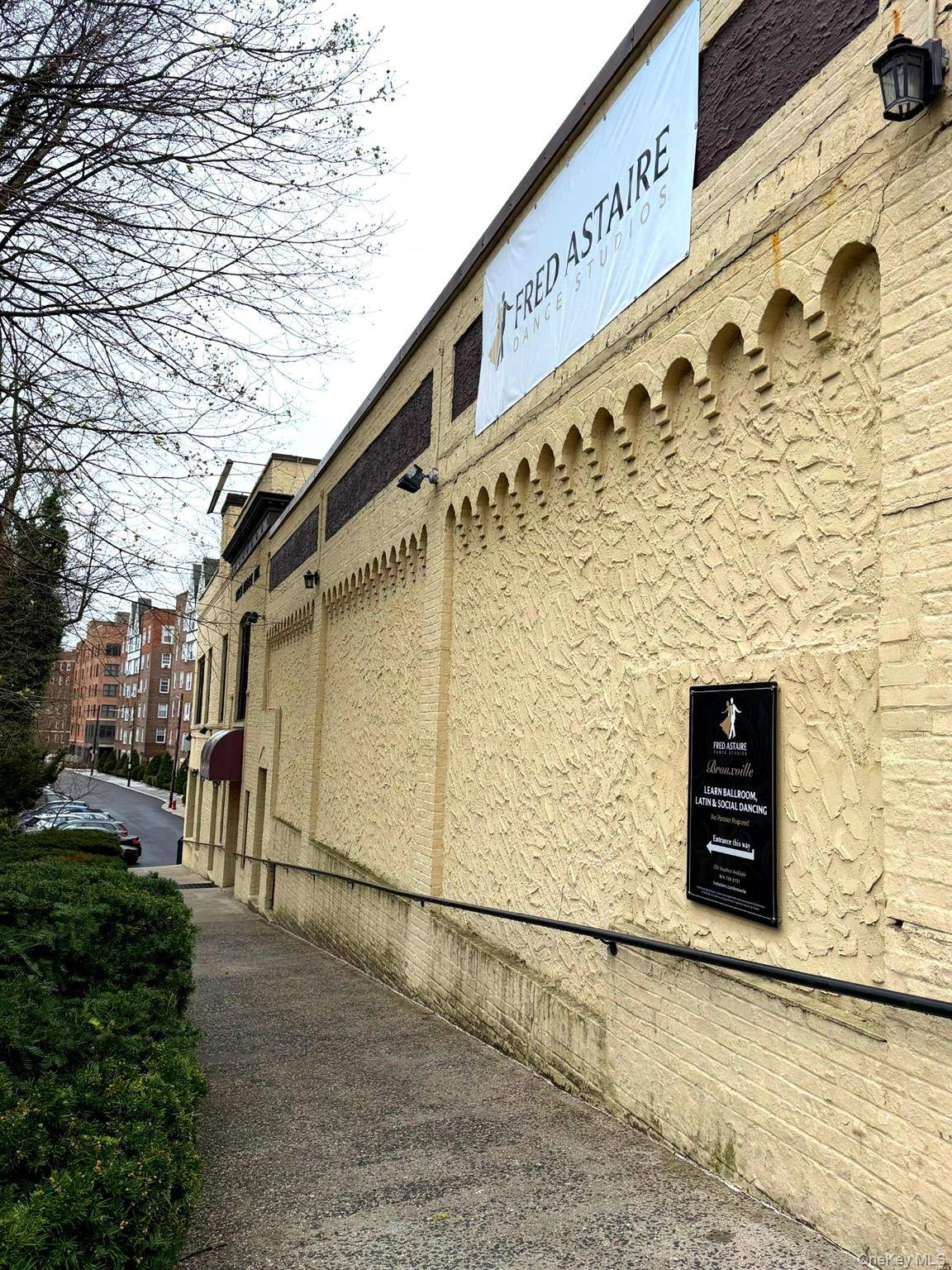 Edificio en Venta en Bronxville - Nueva York - EE. UU. - 3