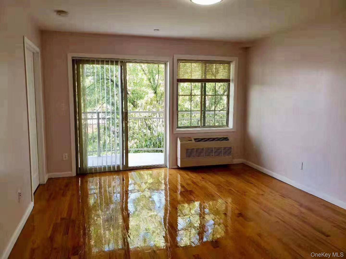 Prédio à Venda em Flushing, NY, EUA - 7