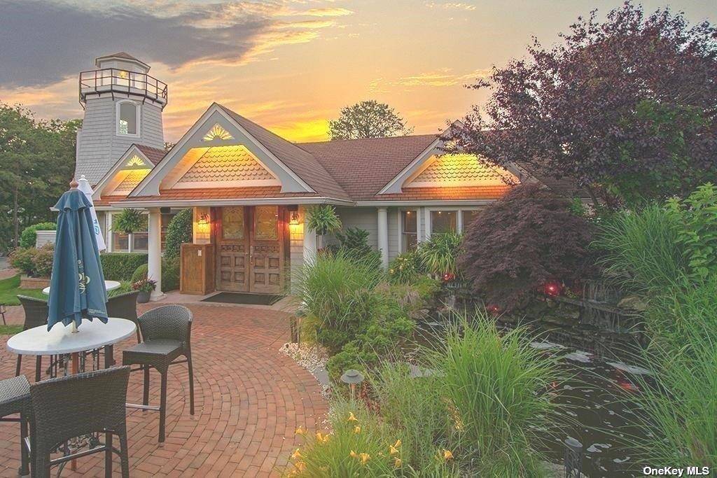 Prédio à Venda em Hampton Bays - Nova Iorque - EUA - 5