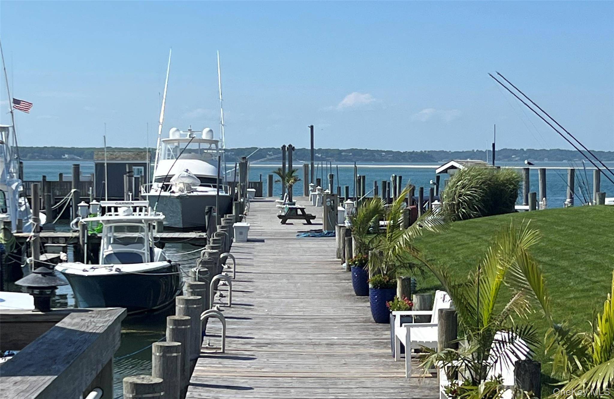 Prédio à Venda em Hampton Bays - Nova Iorque - EUA - 3