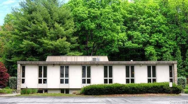 Edificio en Venta en Hyde Park - Nueva York - EE. UU. - 2