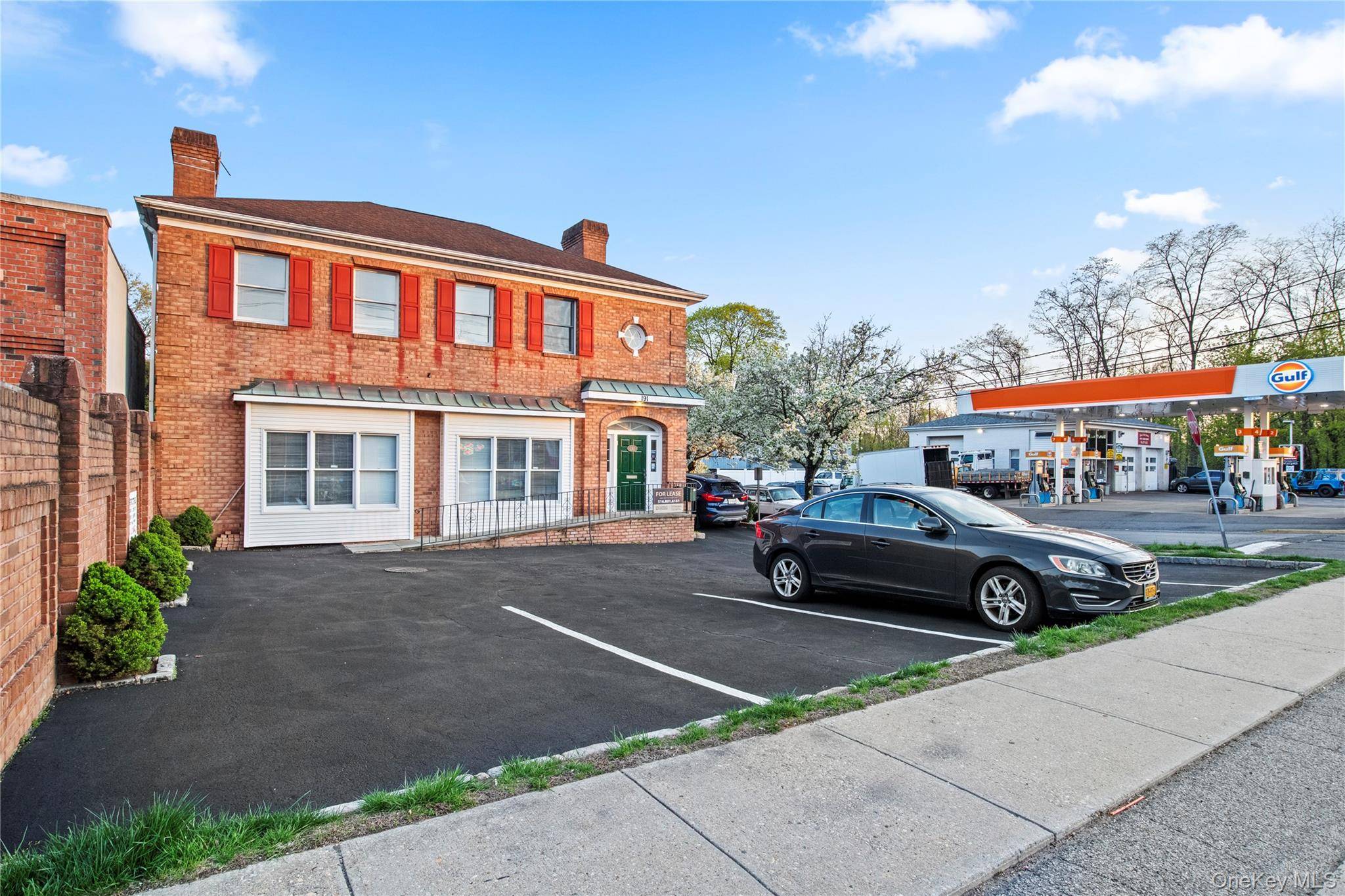Edificio en Venta en Locust Valley - Nueva York - EE. UU. - 2