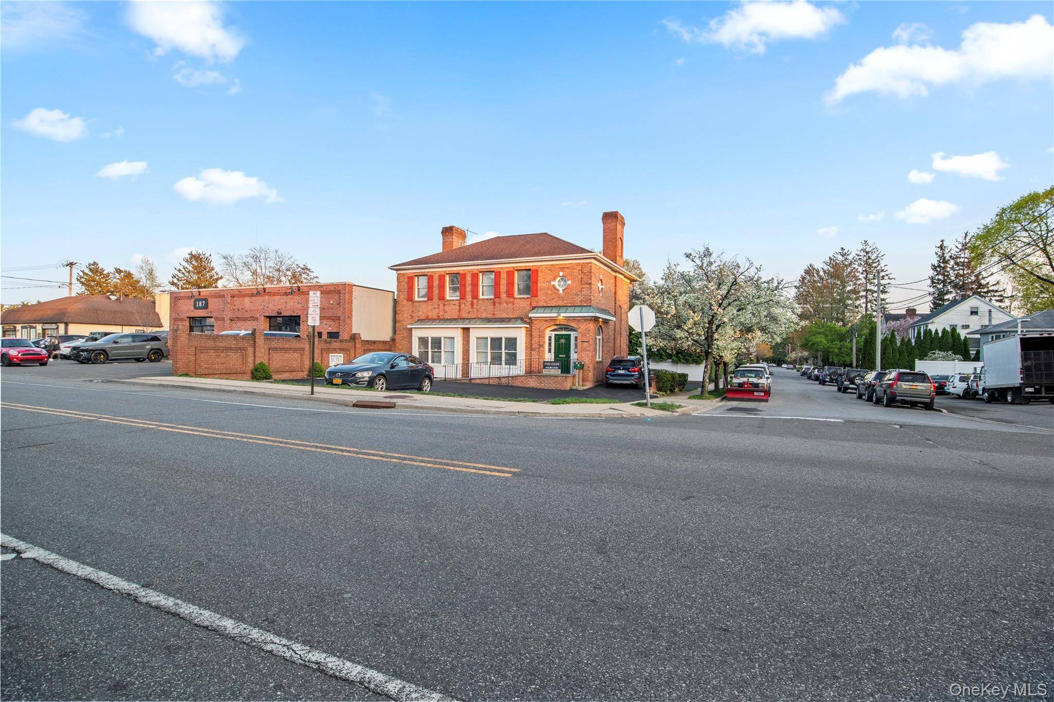 Edificio en Venta en Locust Valley - Nueva York - EE. UU. - 3