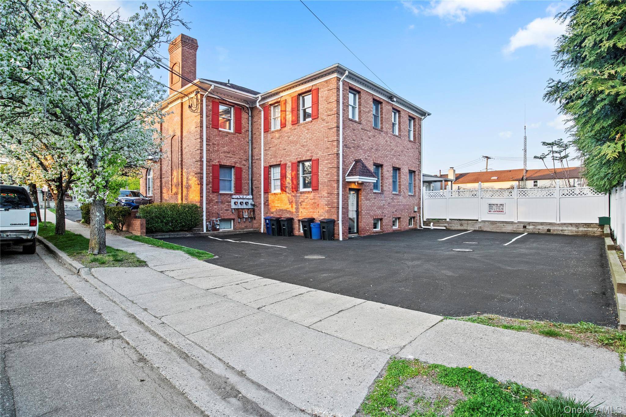 Edificio en Venta en Locust Valley - Nueva York - EE. UU. - 4