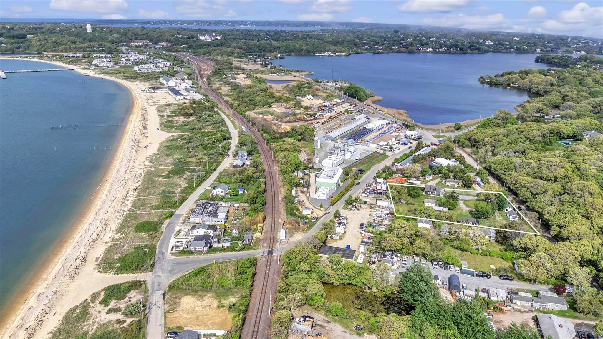 Propiedad Multifamiliar en Venta en Montauk - Nueva York - EE. UU. - 3