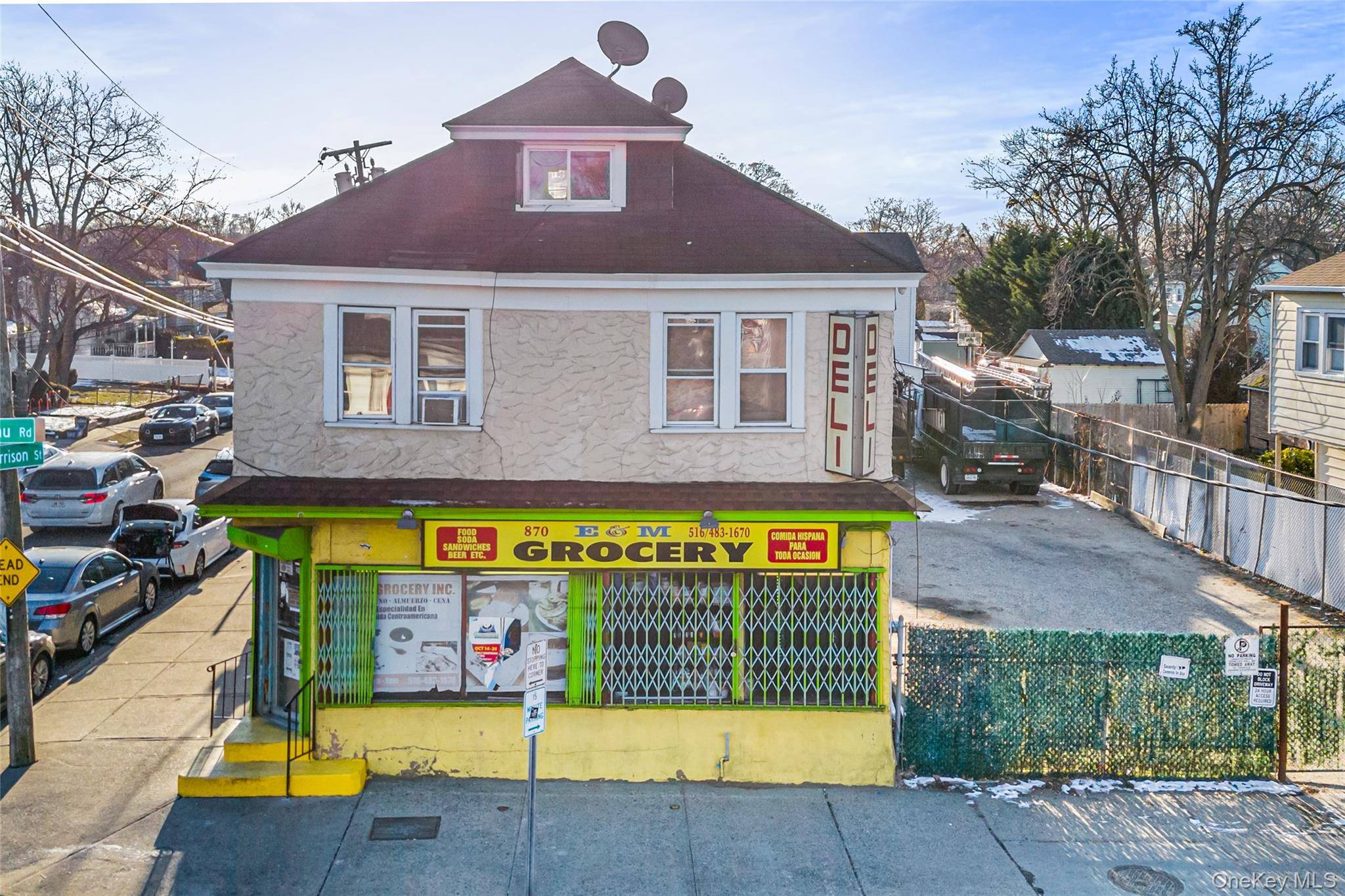Edificio de Uso Mixto en Venta en Uniondale - Nueva York - EE. UU. - 1