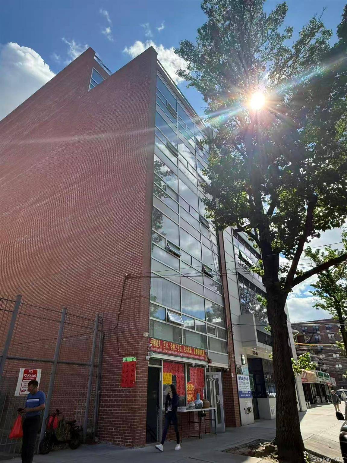 Building for Sale in Flushing - New York - USA - 3