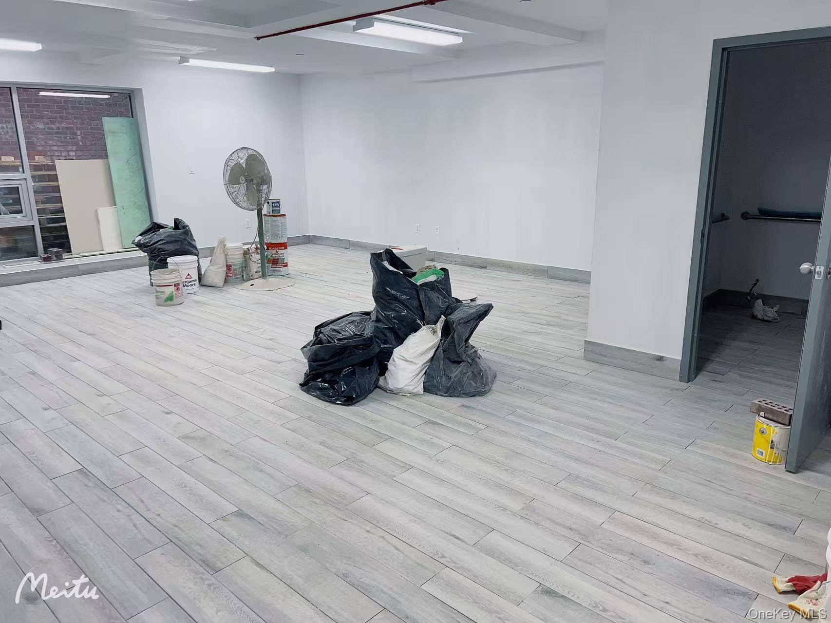 Building for Sale in Flushing - New York - USA - 6