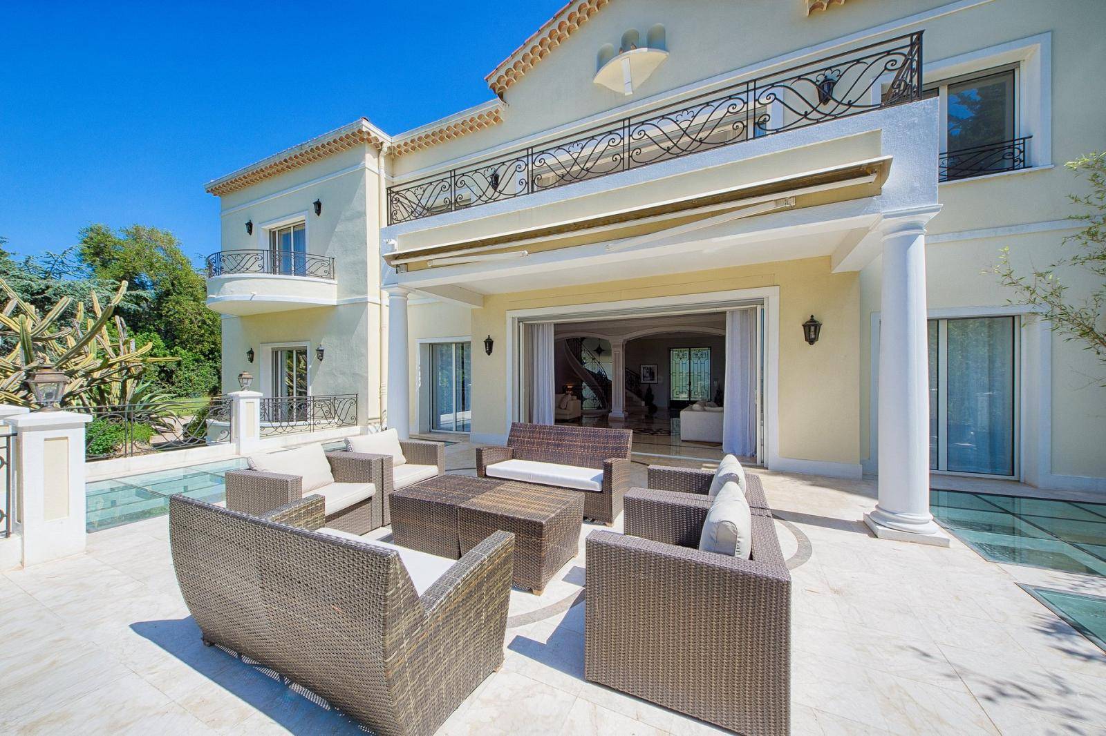 Propiedad de 9 Dormitorios en Venta en Cap d'Antibes – Francia - 2