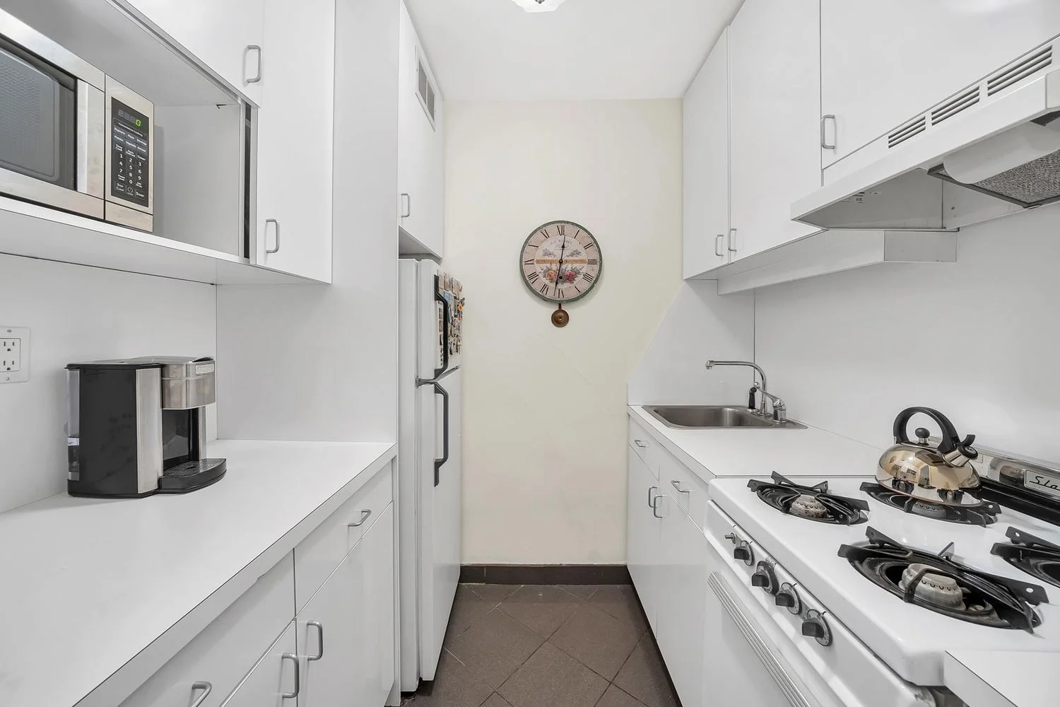 Studio for Sale at 225 East 36th Street – Manhattan, New York – NY - 1