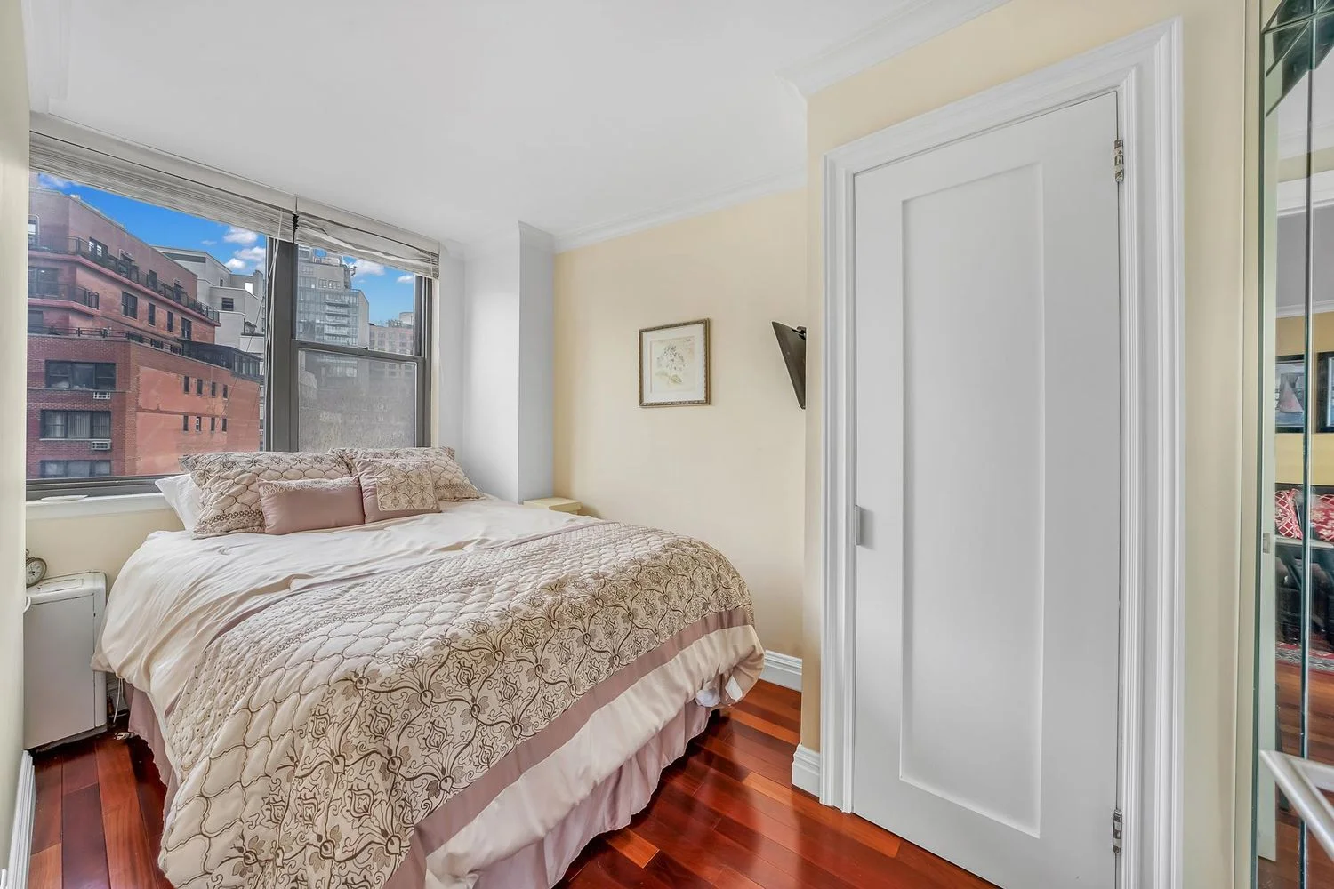 Studio for Sale at 225 East 36th Street – Manhattan, New York – NY - 2