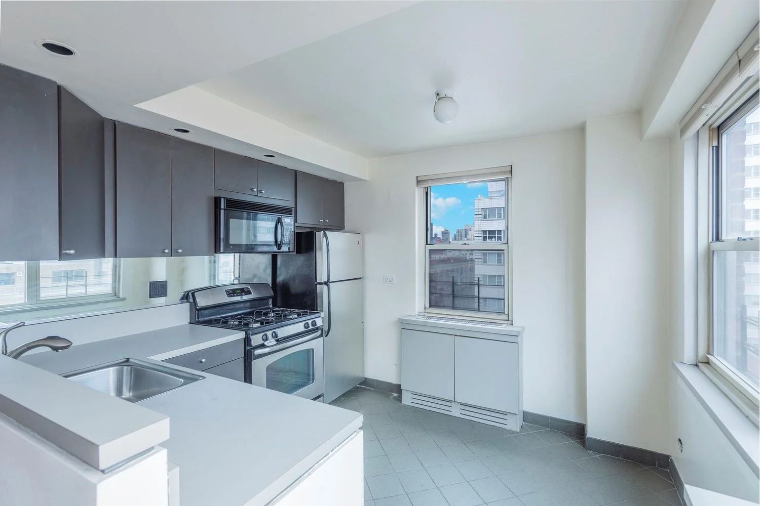 Studio à Venda em 233 East 69th Street – Manhattan, Nova Iorque – NY - 1